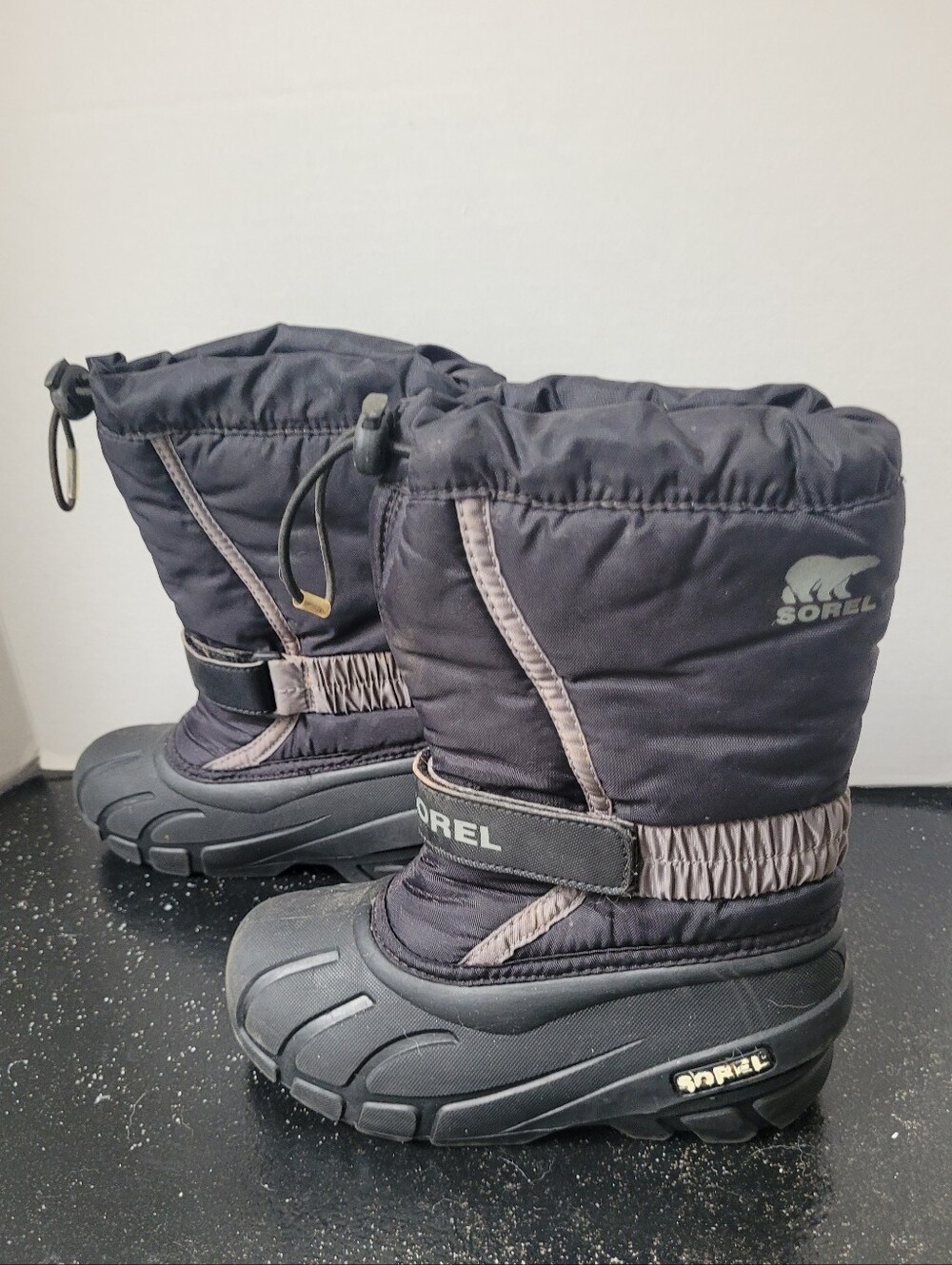 Sorel Black Kids Snow Boots with Drawstring Top and Insulated Inserts - Picture 5 of 8